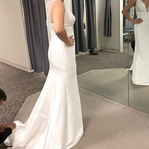 Wedding dress size 10. I normally fit in size 6.